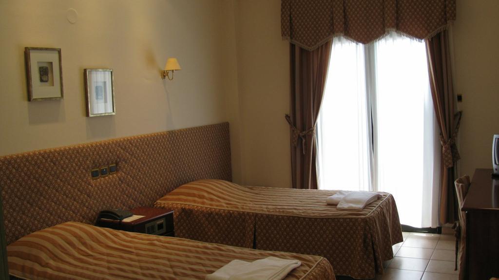 Diakonia Hotel เทสซาโลนิกิ ห้อง รูปภาพ